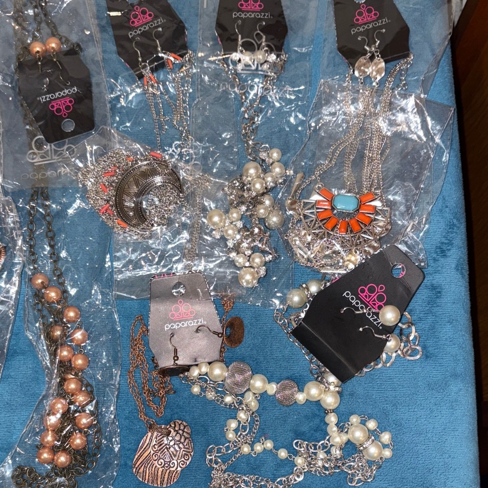 Assorted Jewelry Collection - Picture 6 of 8